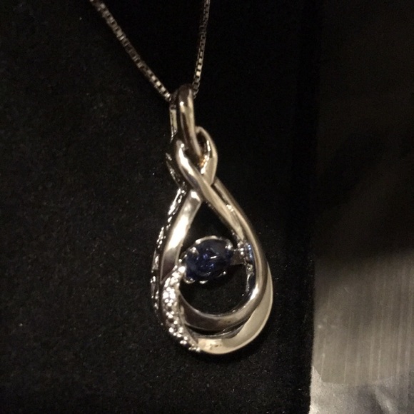 Kay Necklace❗️LAST ONE❗️ - Picture 2 of 3